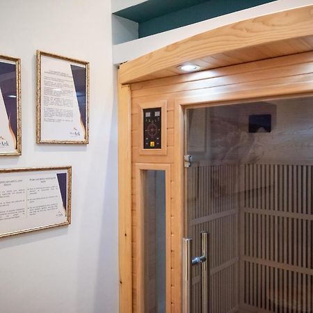 אתונה Blue Ark Lavish Sauna Suite מראה חיצוני תמונה